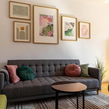 Wola Ratusz Serene By Bookinghost Warsaw