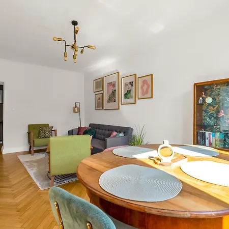 Wola Ratusz Serene By Bookinghost