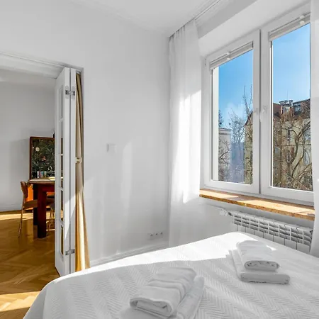 Wola Ratusz Serene Apartment