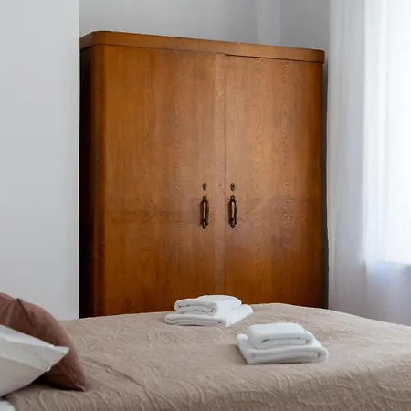 Wola Ratusz Serene By Bookinghost *