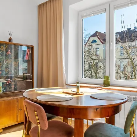 Wola Ratusz Serene By Bookinghost Varsó