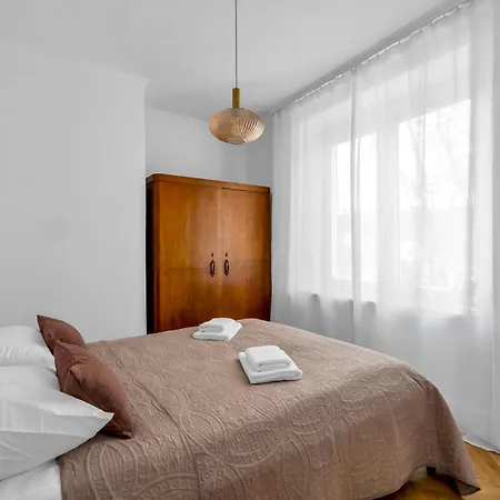 Wola Ratusz Serene By Bookinghost